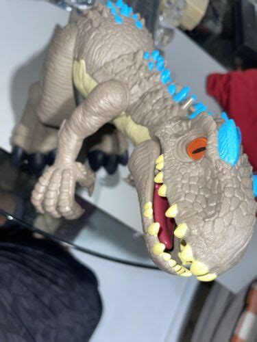 Fisher Price Imaginext Jurassic World Thrashing Indominus Rex