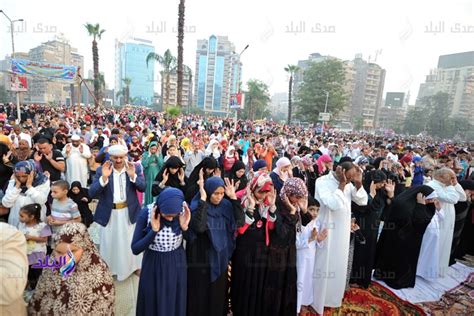 محافظ الجيزة يؤدى صلاة العيد فى ساحة مصطفى محمودفيديو وصور