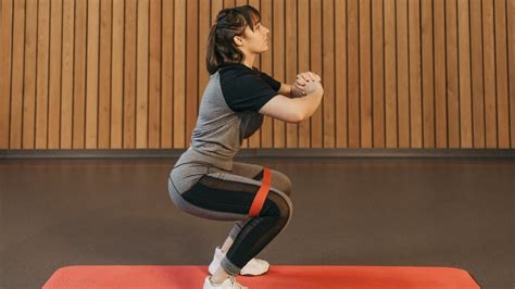 4 EXERCÍCIO SEM EQUIPAMENTOS QUE TRANSFORMARÃO SEU CORPO RAPIDAMENTE