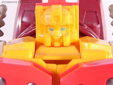 Transformers Titans Return Deluxe Repugnus In Hand Images