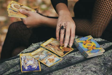 Tarot na grudzień i koniec roku 2024 dla wszystkich znaków zodiaku Co