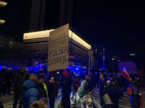 Pis Wyprowadza Nas Z Unii Prounijna Manifestacja W Warszawie