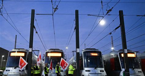 Verdi streikt in Kitas und Nahverkehr Streiks in NRW bis März möglich