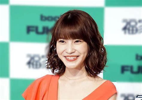 岸明日香“艶っぽパーフェクトボディー”を披露「セクシーで最高」「明日から頑張れます！」と話題に Webザテレビジョン