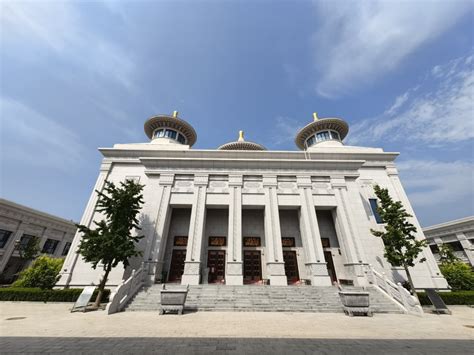 《星島》直擊：華北最大清真寺改造完畢 拆阿拉伯式圓頂尖塔 展現中國風格 星島日報