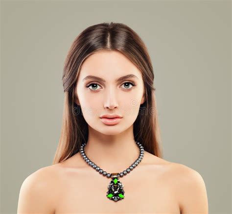 Photo Woman Wearing Pearl Necklace Stock Photos Free Royalty