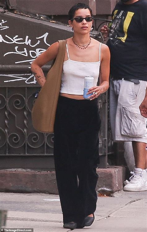 Zoe Kravitz Goes Bra Free On A Solo Stroll Around Nyc Artofit