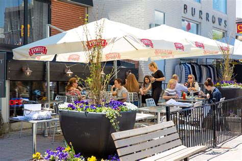 Perfect Summer Patios Oakville Look Local Oakville And Burlington