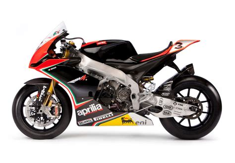 2012 Aprilia RSV4 WSBK Revealed 3 CPU Hunter