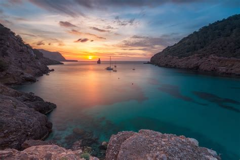 Ibiza Sehenswürdigkeiten: 15 Architektur- und Natur-Highlights