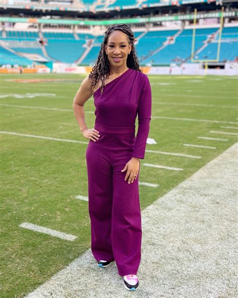 Meet Tiffany Greene Espn Reporter Making Waves In Sports And Handed