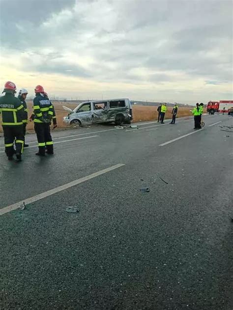 Un Microbuz Cu Copii Implicat Ntr Un Accident Grav La Ie Irea Din