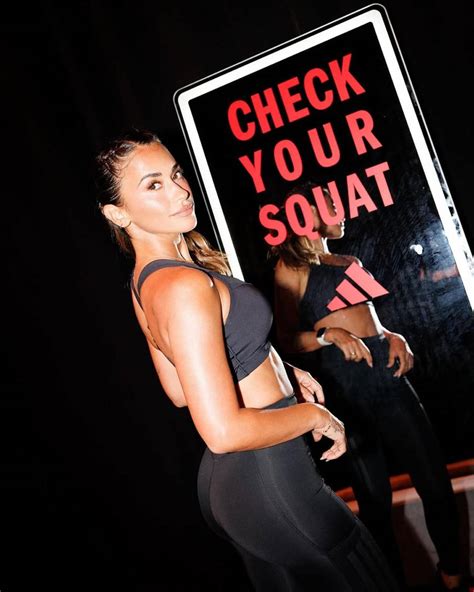 Antonela Roccuzzo deslumbra en Miami posó para Messi en sexy bikini