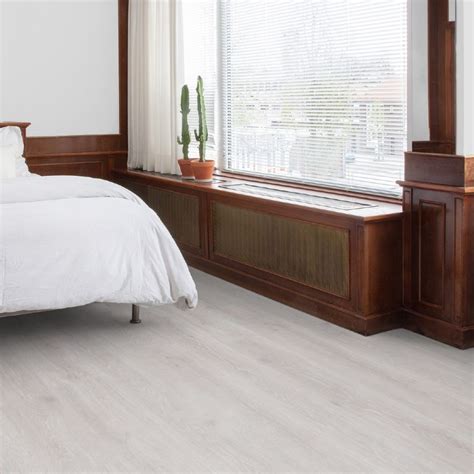 Oak Woodland Grey Light Majestic Quick Step Laminate MJ3547