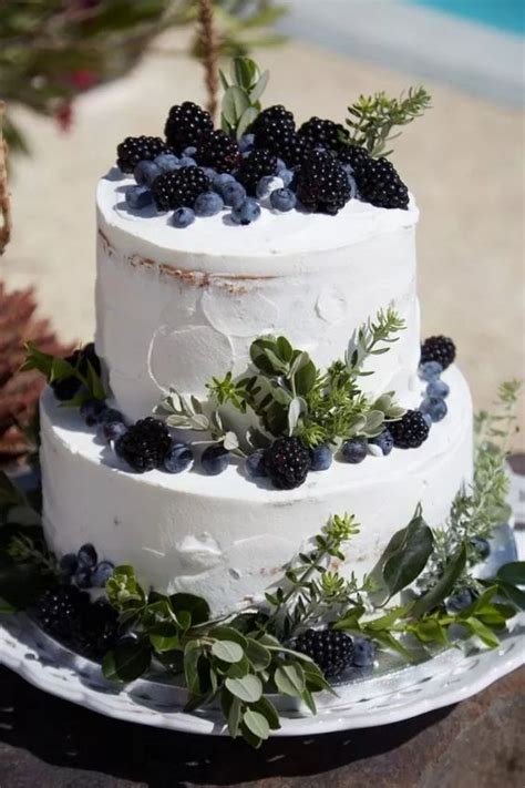 Gorgeous And Delicious Two Tier Wedding Cakes Weddingomania