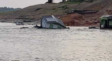 Deslizamento de terra destrói vila deixa um morto quatro