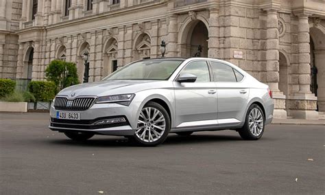 Skoda Superb Y si la nueva iteración se parece a estos renders