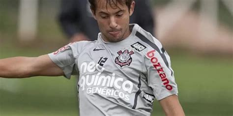 Jogador revelado na base do Corinthians defenderá o Brasil na Copa