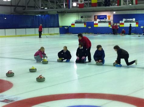 Curling @ Dewars | P5-7 2011