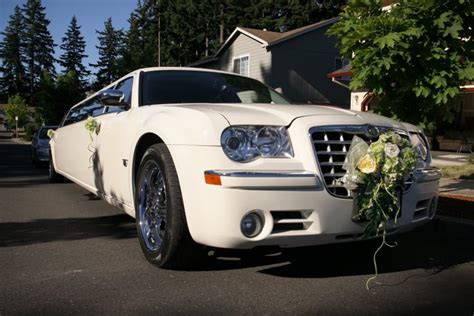 Wedding Limousine - Stretch Limousine Hire in Gold Coast| A Gold Cost Limousine