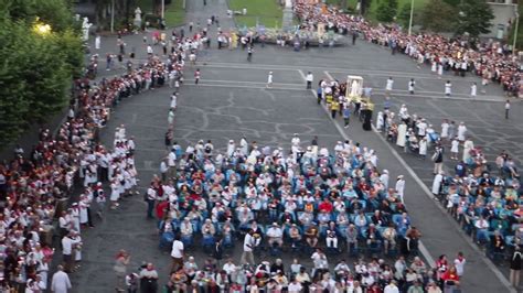 Marian Torchlight Procession At Lourdes Scotish Bagpipes Youtube