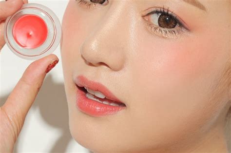 Tips Makeup Cara Pakai Blush On Di Bawah Mata Biar Wajah Kamu Makin