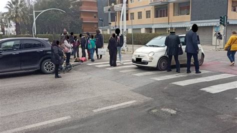 Incidente All Incrocio Tra Strada Parco E Via Cavour Investita Una