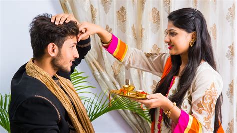 Raksha Bandhan 2023 Know The Shubh Muhurat Date And Best Time To Tie