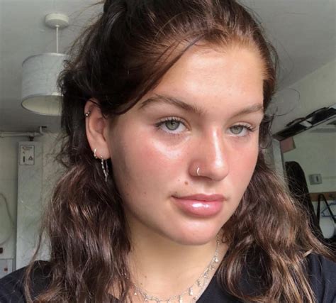 F18 Am I Hot Without Makeup R Amihot