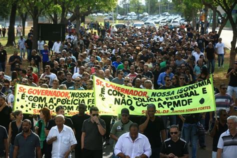 Policiais Civis Fazem Novo Protesto E Apertam Dire O Metr Poles