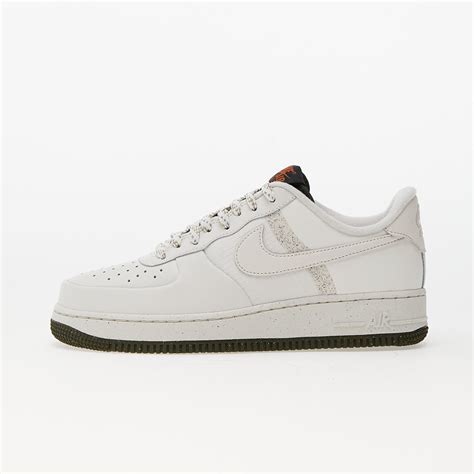 Nike Air Force 1 07 Lv8