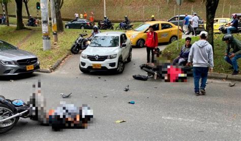 Aparatoso Accidente De Dos Motos Deja Tres Heridos Graves En Medellín