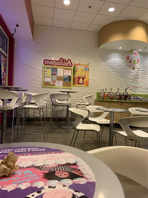 Menchies Frozen Yogurt Frozen Yogurt Frozen Yoghurt Yogurt Shop