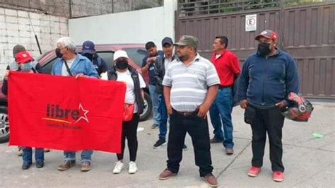 En celebración de aniversario colectivos de Libre piden renuncia de