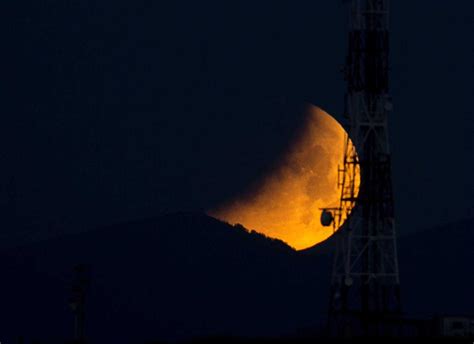 Veja Fotos Do Eclipse Total Da Lua Pelo Mundo