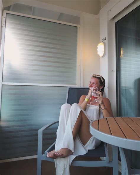 Emily Sentner | the perfect day in coco cay | Instagram