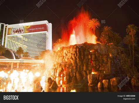 Mirage Hotel Image & Photo (Free Trial) | Bigstock