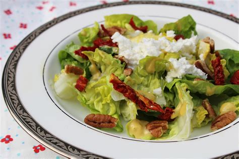 Lettuce Salad With Sun Dried Tomatoes And Pecans Recipe