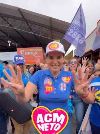 Sheila Lemos Cai No Samba Na Feira Do Bairro Brasil Ao Som Do Jingle