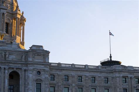 New state flag flies over Minnesota Capitol - ABC 6 News - kaaltv.com