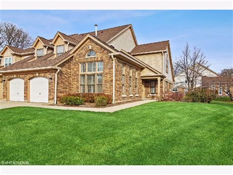 Woodlands Of Fiore Buffalo Grove Il Townhomes And Condos And Homes For