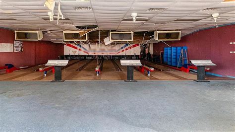 Theres A Bowling Alley In Lisbon Falls Maine Up For Auction