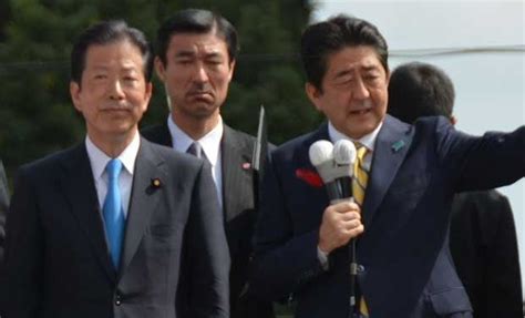 2ページ目 安倍政権に創価学会が反旗？ 公明党元幹部が警告「9条改憲なら“安倍おろし”になる」 Aera Dot アエラドット