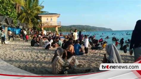 Akhiri Libur Nataru Ribuan Wisatawan Padati Pantai Nirwana Di Baubau