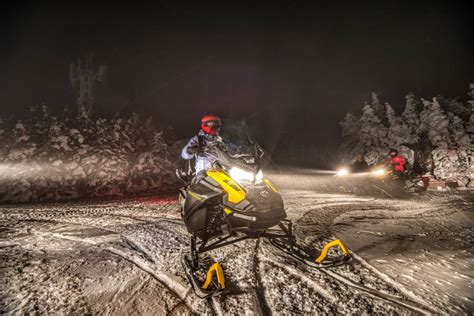 8 Tips for Your Vermont Snowmobile Tour - STRATTON MOUNTAIN BLOG