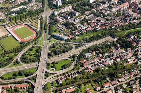 Karlsruhe Aus Der Vogelperspektive Verkehrsf Hrung Am Kreuz Der