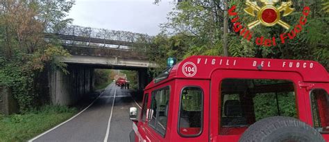 Briosco Urta Con La Gru Del Camion Il Ponte Della Statale Il