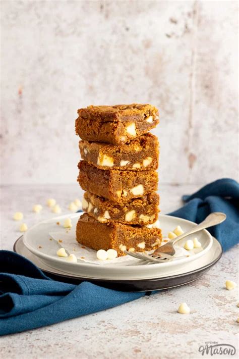 Easy White Chocolate Chip Biscoff Blondies Kitchen Mason