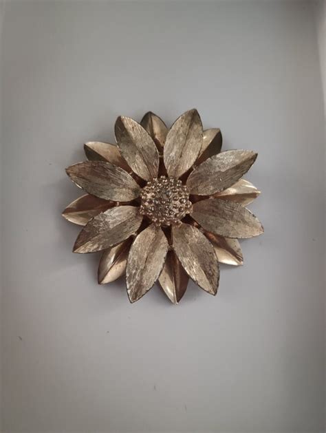 Sarah Coventry Sunflower Brooch Gem