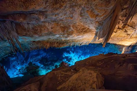 Explora La Belleza Natural E Historia Oculta De Las Cuevas Del Drach En